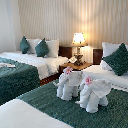 Hua Hin White Villa Hotel - Sha Certified Eksteriør billede